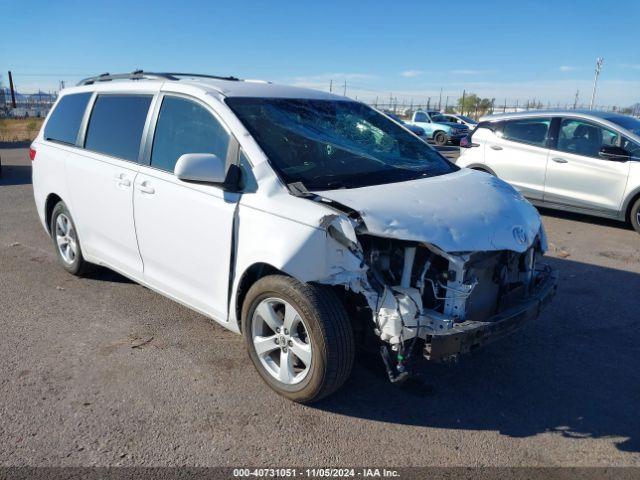  Salvage Toyota Sienna