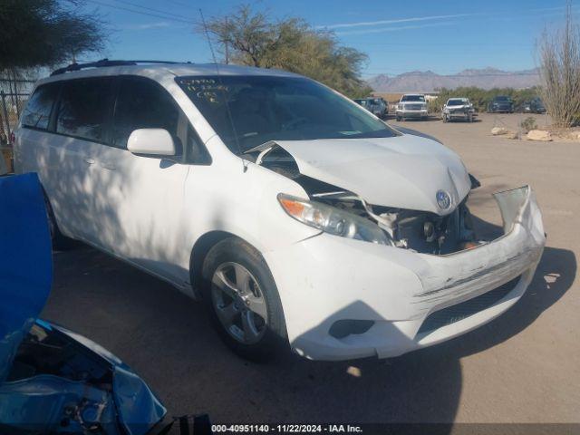  Salvage Toyota Sienna