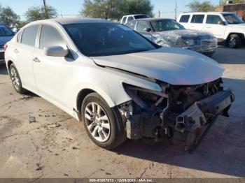  Salvage Nissan Altima