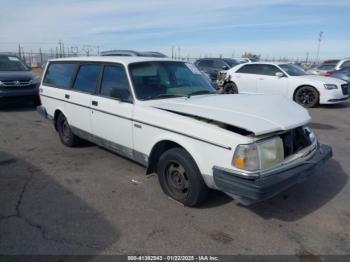  Salvage Volvo 240