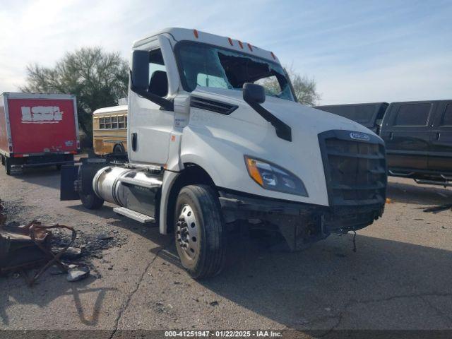  Salvage Freightliner New Cascadia 126