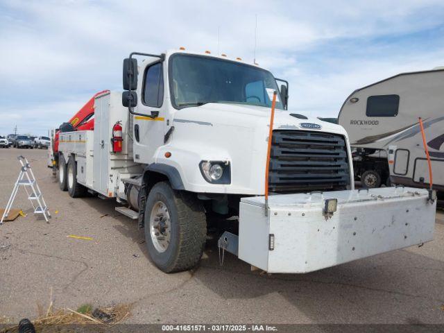  Salvage Freightliner 114sd