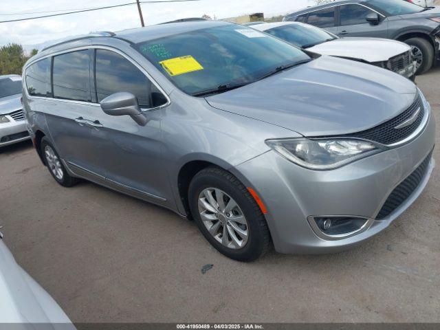  Salvage Chrysler Pacifica