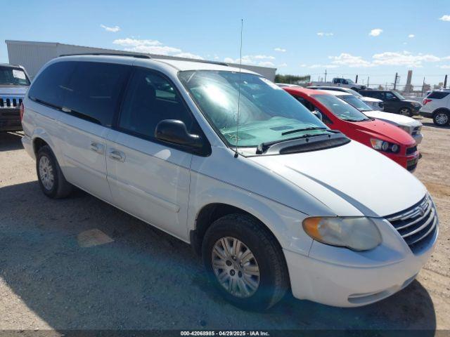  Salvage Chrysler Town & Country