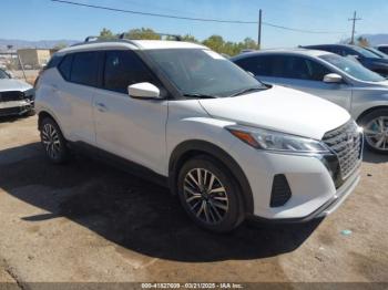  Salvage Nissan Kicks
