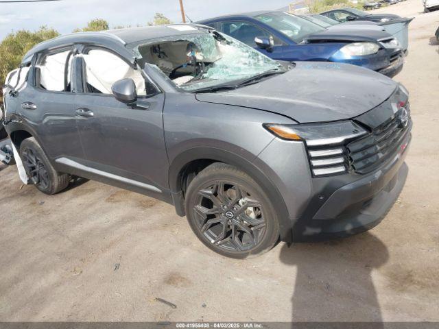  Salvage Nissan Kicks