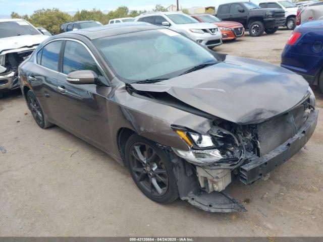  Salvage Nissan Maxima