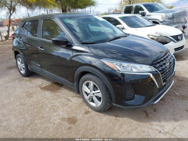  Salvage Nissan Kicks