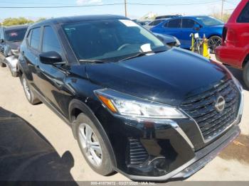  Salvage Nissan Kicks
