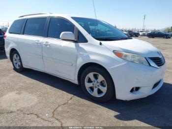  Salvage Toyota Sienna