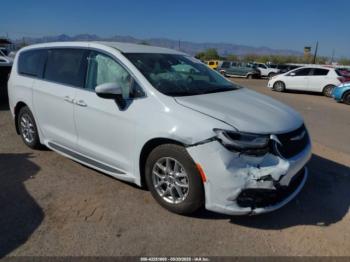  Salvage Chrysler Pacifica