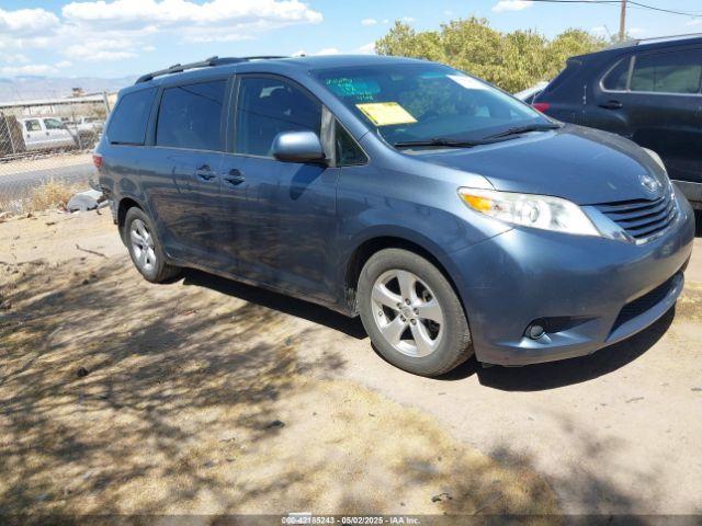  Salvage Toyota Sienna
