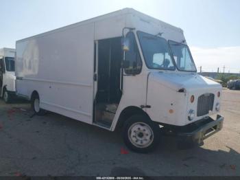  Salvage Freightliner Chassis