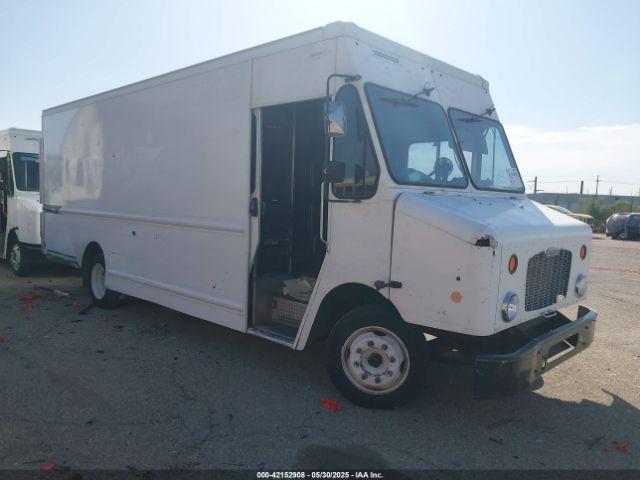  Salvage Freightliner Chassis