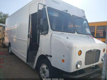 Salvage Freightliner Chassis