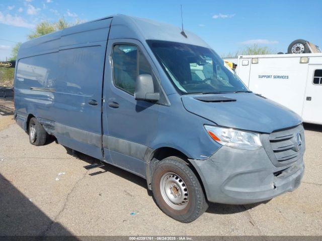  Salvage Mercedes-Benz Sprinter 2500