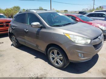  Salvage Hyundai TUCSON