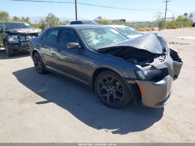  Salvage Chrysler 300