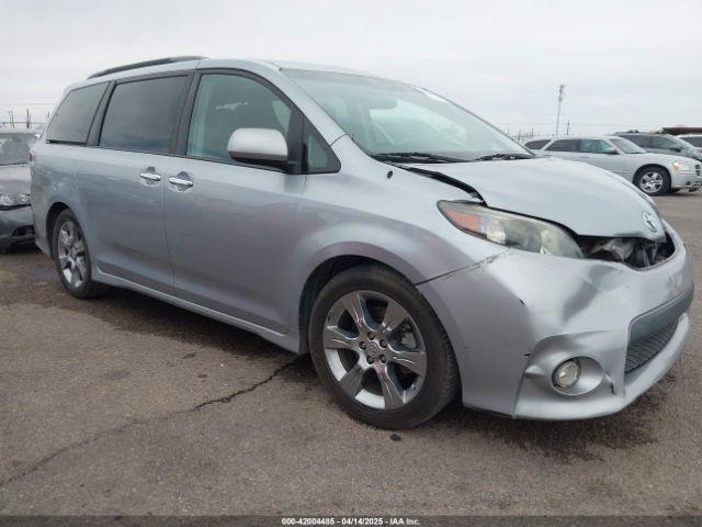  Salvage Toyota Sienna