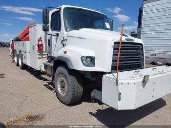  Salvage Freightliner 114sd