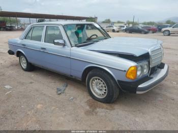  Salvage Mercedes-Benz 300