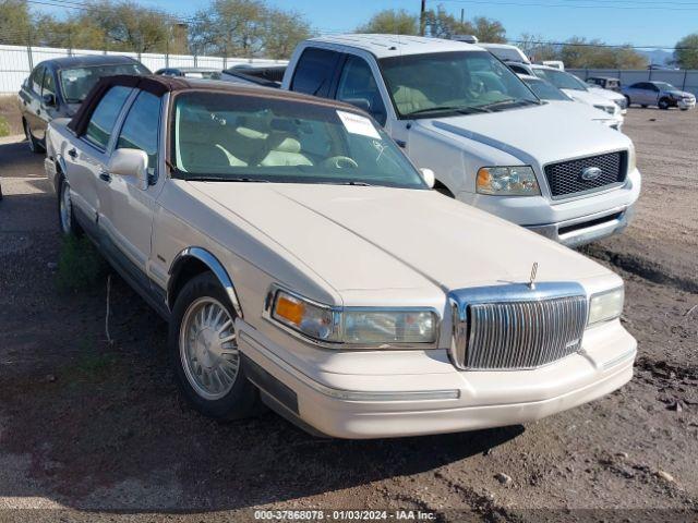  Salvage Lincoln Towncar