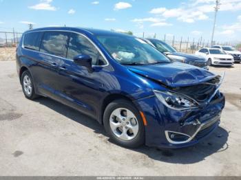  Salvage Chrysler Pacifica