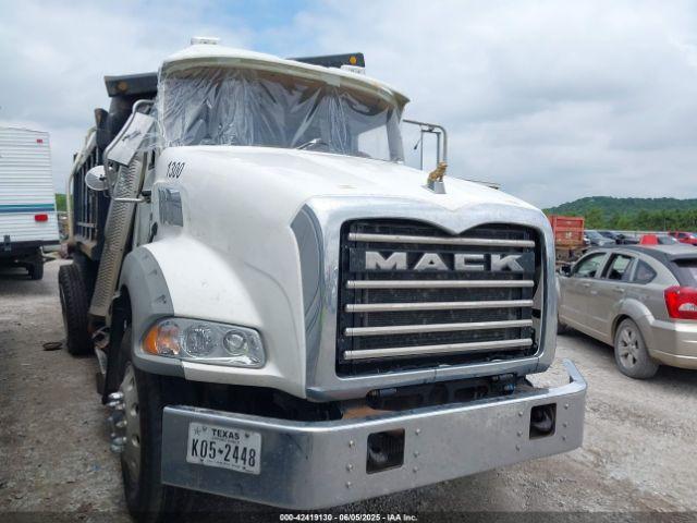  Salvage Mack Gu813