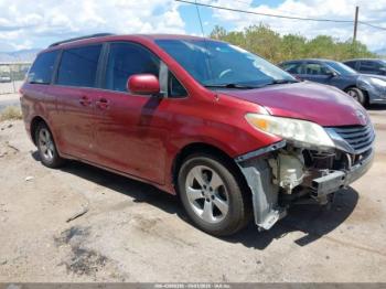  Salvage Toyota Sienna