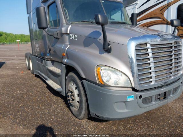  Salvage Freightliner Cascadia 125