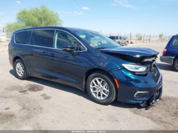  Salvage Chrysler Pacifica