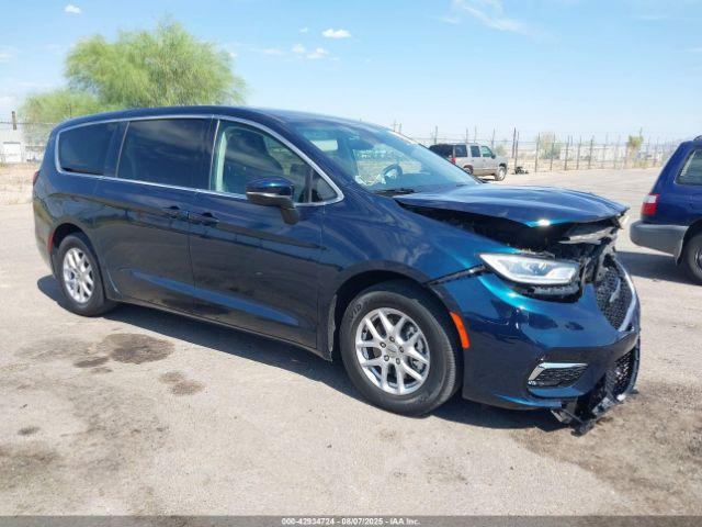  Salvage Chrysler Pacifica