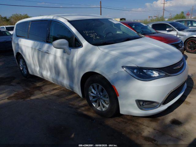  Salvage Chrysler Pacifica