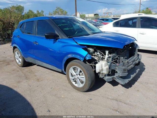  Salvage Nissan Kicks