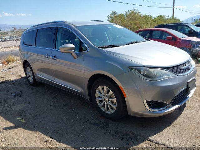  Salvage Chrysler Pacifica