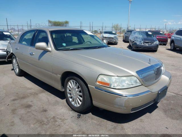  Salvage Lincoln Towncar