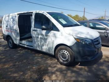  Salvage Mercedes-Benz Metris