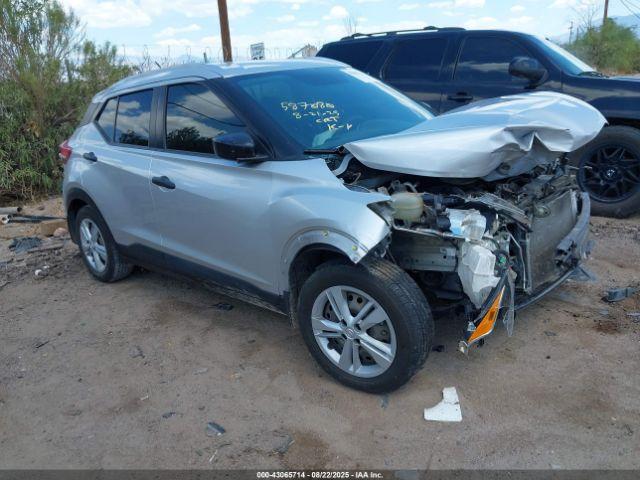  Salvage Nissan Kicks