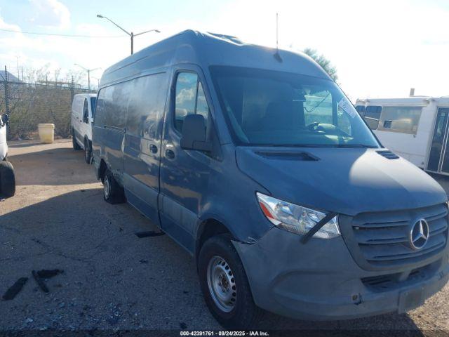  Salvage Mercedes-Benz Sprinter 2500