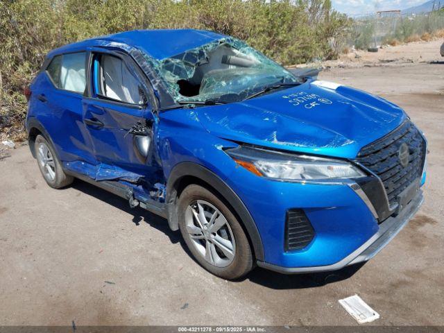 Salvage Nissan Kicks