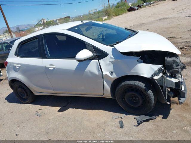 Mazda Mazda2 Sport Image 11