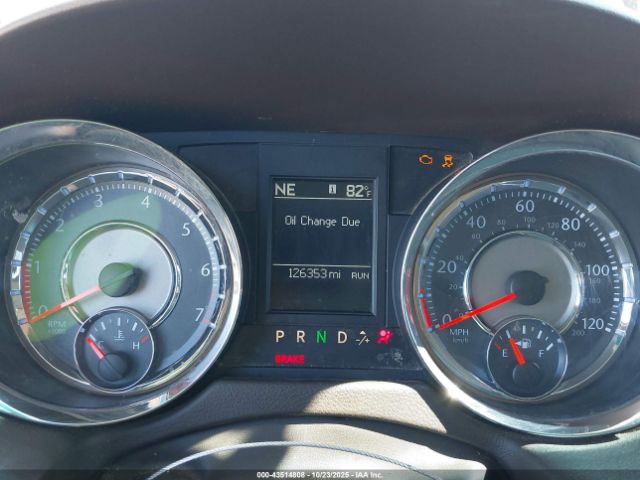 Chrysler Town & Country Touring Image 2