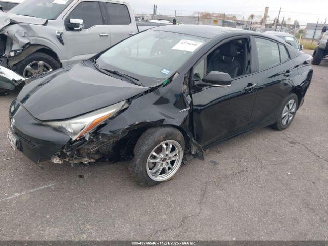 Toyota Prius Four Image 4