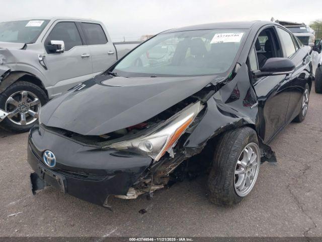 Toyota Prius Four Image 10