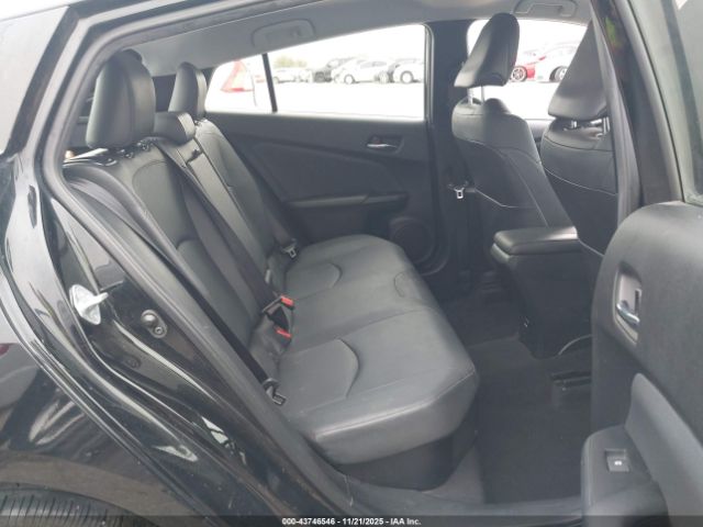 Toyota Prius Four Image 5