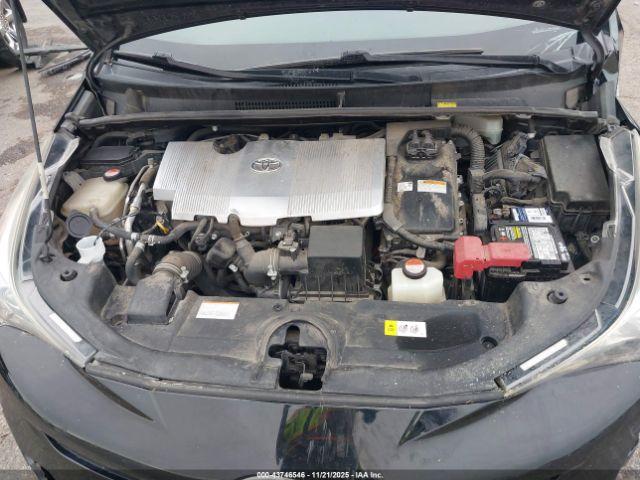 Toyota Prius Four Image 7