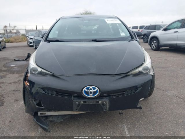 Toyota Prius Four Image 11