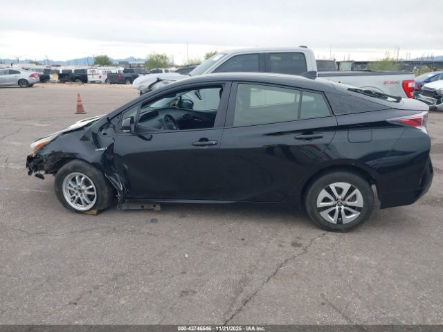 Toyota Prius Four Image 9