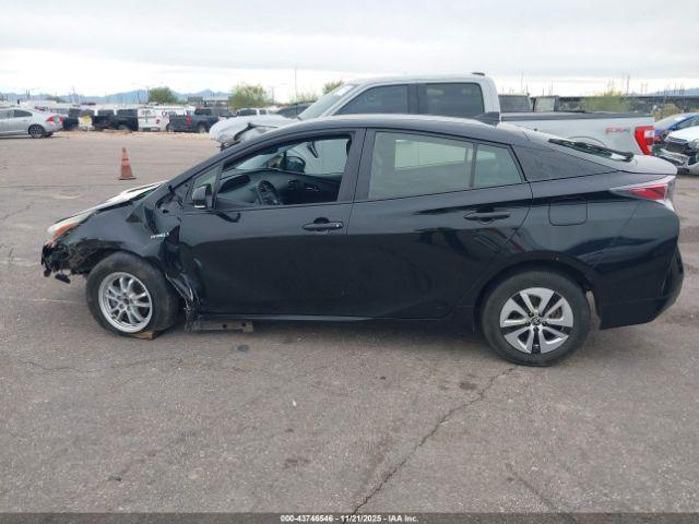 Toyota Prius Four Image 9