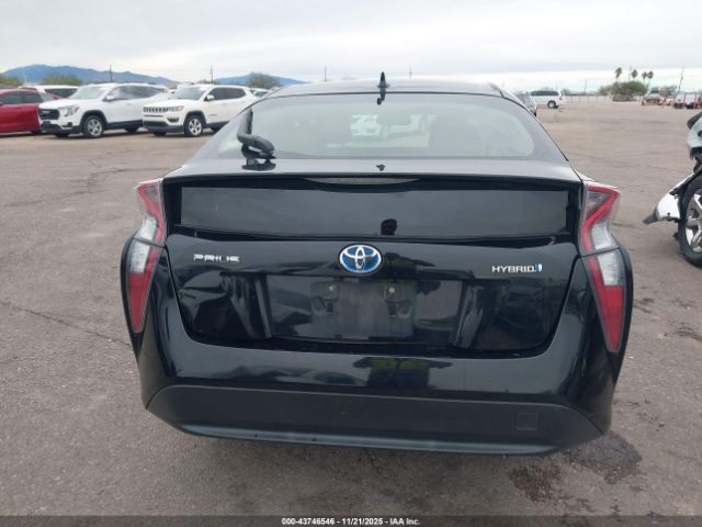 Toyota Prius Four Image 8